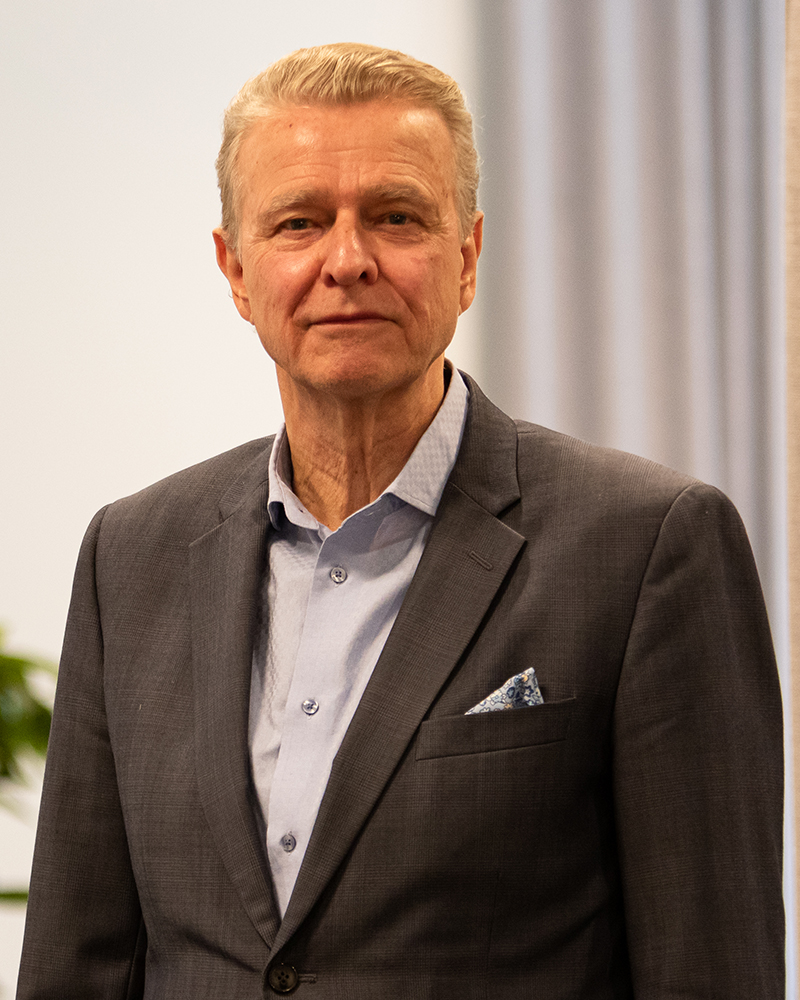Lennart L. Hane